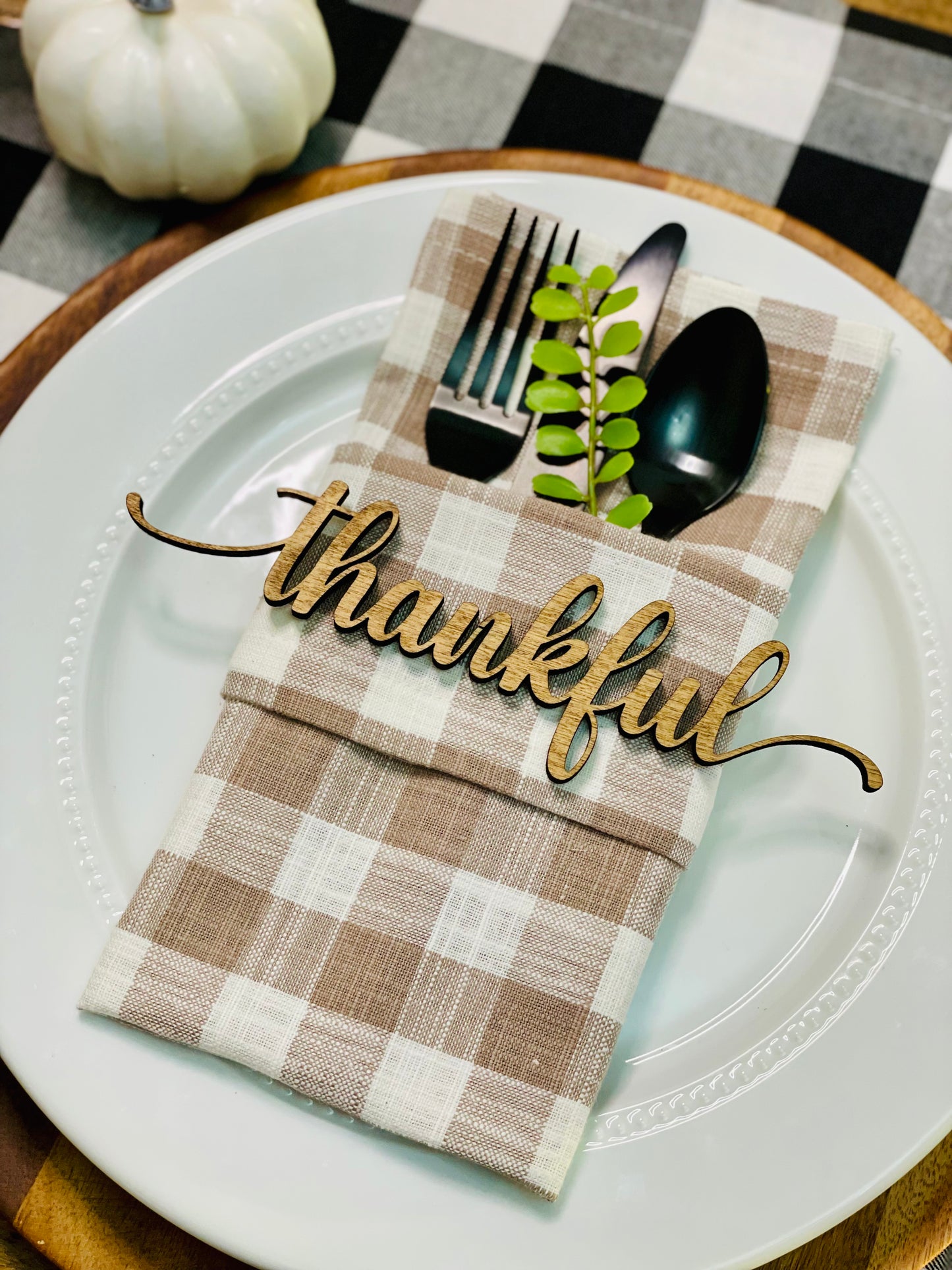 Thankful Place Cards, Thanksgiving Name Plates, Thankful Wooden Place Setting, Holiday Decor, Thanksgiving Place Settings